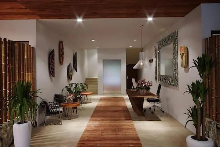 Moma Tulum 0*,